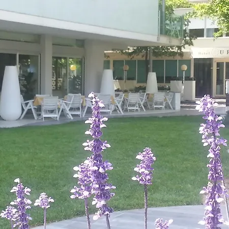 Ras Hotel