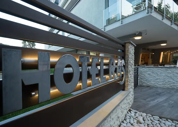 Hotel Ras